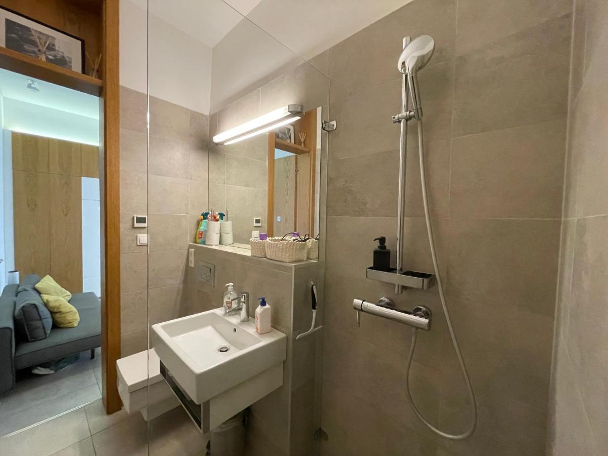 בודפשט Stylish Studios Apartment In The City Center With Air Conditioning מראה חיצוני תמונה